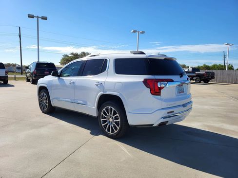 Used 2023 GMC Acadia Denali image 3