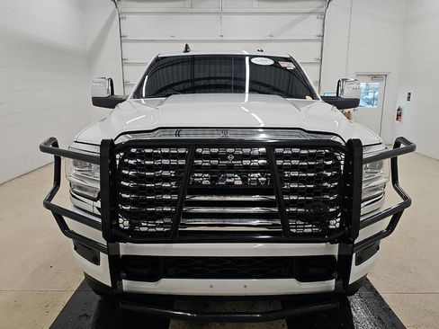 Used 2023 RAM 2500 Limited AWD/4WD image 3