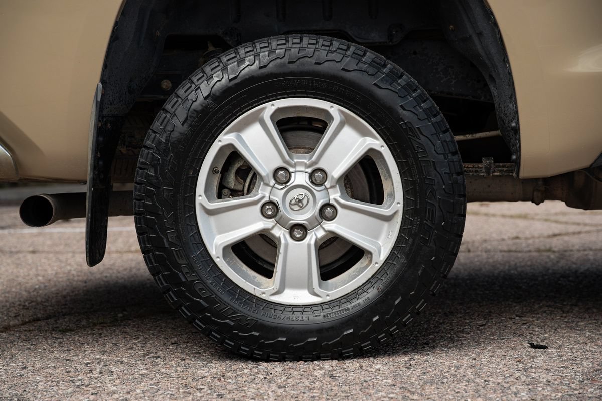 Used 2019 Toyota Tundra SR5 AWD/4WD image 9