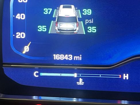 Used 2023 Chevrolet Tahoe High Country image 21