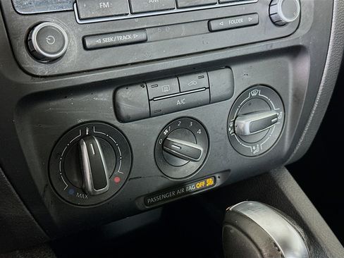 Used 2013 Volkswagen Jetta SE image 21