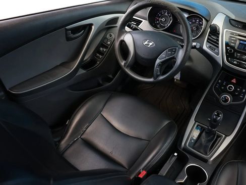 Used 2016 Hyundai Elantra SE FWD image 13
