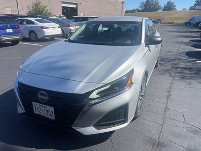 Used 2024 Nissan Altima 2.5 SV