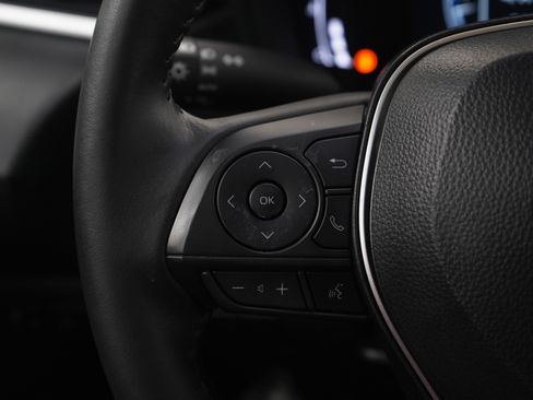 Used 2025 Toyota Corolla SE image 26