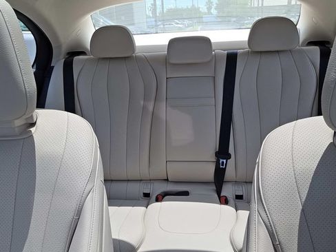 Used 2025 Mercedes-Benz E 450 4MATIC Sedan image 25