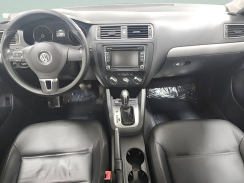 Used 2014 Volkswagen Jetta SE image 2