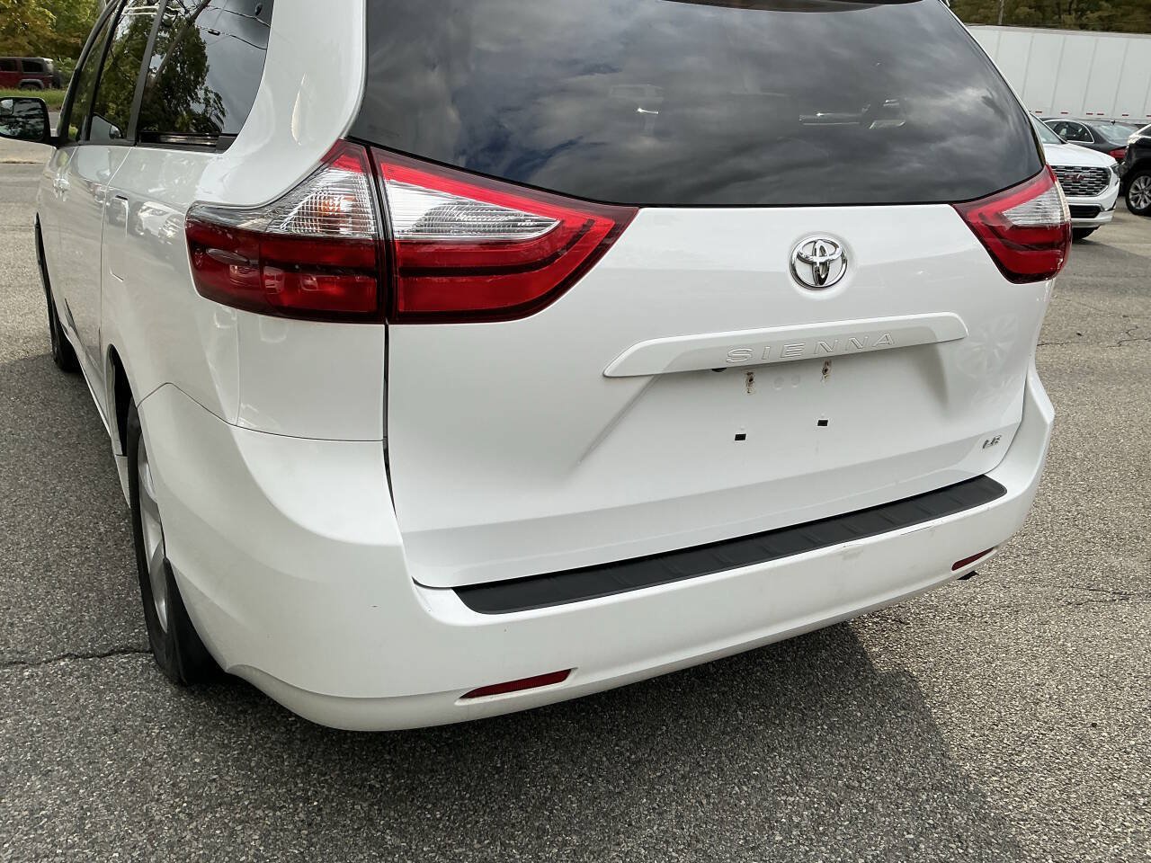 Used 2017 Toyota Sienna LE FWD image 8
