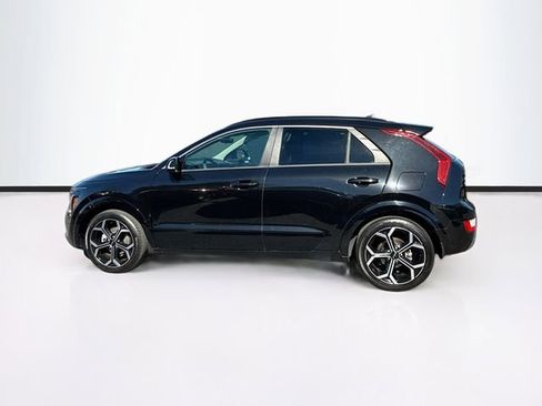 Used 2023 Kia Niro EX Touring image 4