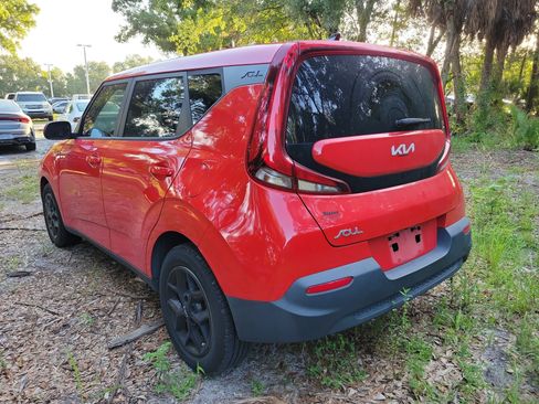 Used 2022 Kia Soul LX w/ Technology Package FWD image 9