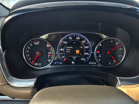 Used 2023 Chevrolet Traverse Premier image 28