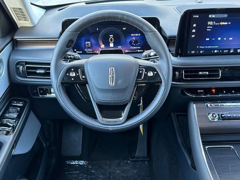 New 2025 Lincoln Aviator Reserve w/ Luxury Package image 13