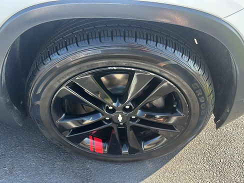 Used 2018 Chevrolet Trax LT w/ Sun & Sound Package FWD image 34