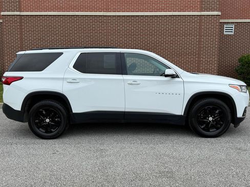 Used 2020 Chevrolet Traverse LT w/ LPO, Black Accent Package AWD/4WD image 15