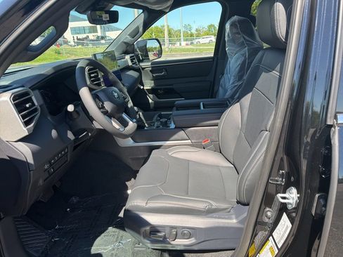 Used 2026 Toyota Tundra Limited AWD/4WD image 13