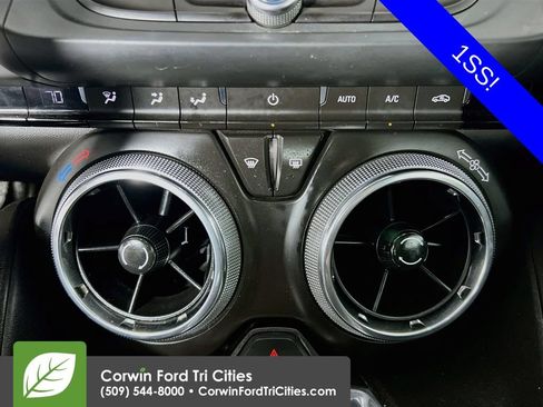 Used 2017 Chevrolet Camaro SS RWD image 9