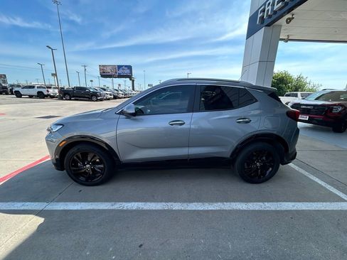 Used 2024 Buick Encore GX Sport Touring FWD image 2