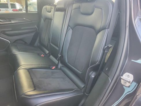 Certified 2022 Jeep Grand Cherokee Altitude AWD/4WD image 11