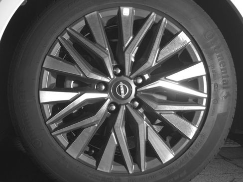 Used 2025 Nissan Altima 2.5 SV FWD image 12