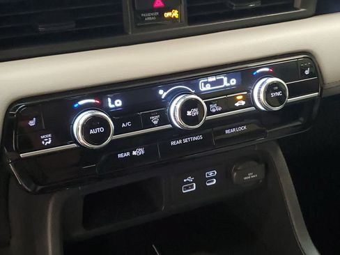 Certified 2025 Honda Pilot EX-L image 32