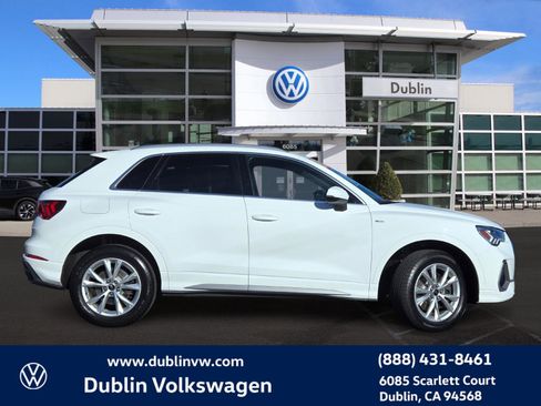 Used 2023 Audi Q3 2.0T Premium image 3