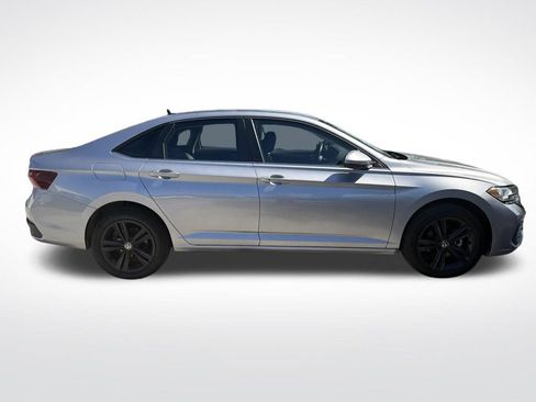 Used 2023 Volkswagen Jetta SE w/ Black Wheel Package FWD image 4