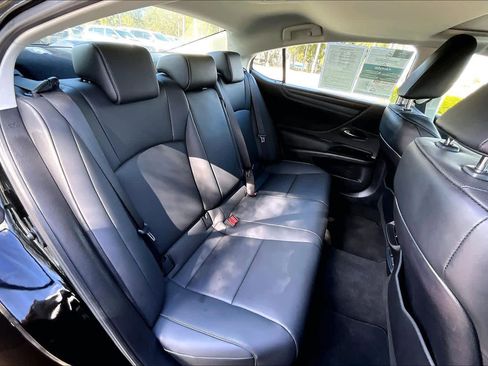 Used 2024 Lexus ES 350 w/ Premium Package image 19