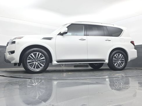 Used 2024 Nissan Armada SL w/ Captain's Chairs Package RWD image 25