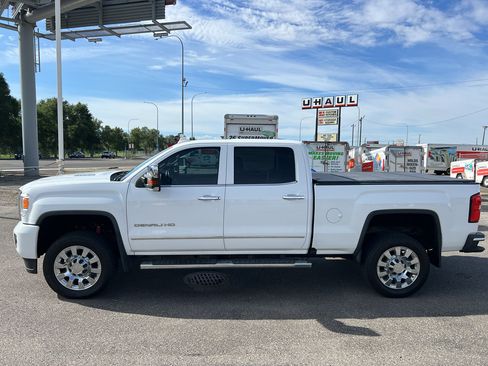 Used 2016 GMC Sierra 2500 Denali w/ Duramax Plus Package AWD/4WD image 2