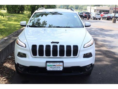 Used 2015 Jeep Cherokee Latitude w/ Cold Weather Group AWD/4WD image 2