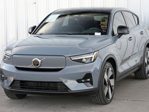 Used 2023 Volvo C40 P8 Recharge Ultimate image 44