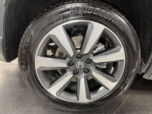 Certified 2023 Honda Pilot Touring image 14