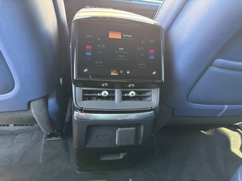 New 2026 Cadillac Vistiq Premium Luxury w/ LPO, Floor Liner Package image 15