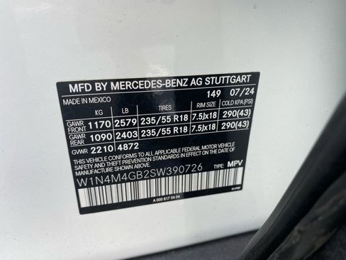 Certified 2025 Mercedes-Benz GLB 250 image 35