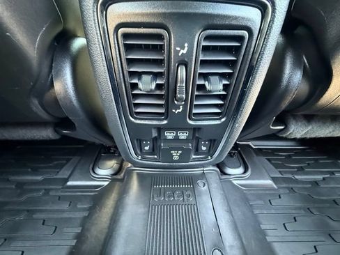 Used 2019 Jeep Grand Cherokee Trailhawk w/ Trailhawk Luxury Group AWD/4WD image 20