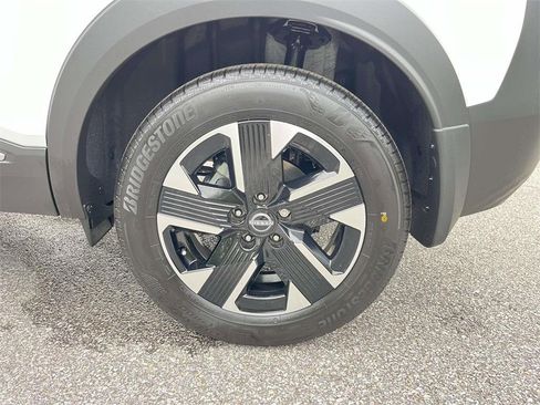 New 2025 Nissan Kicks SV w/ SV Premium Package image 9