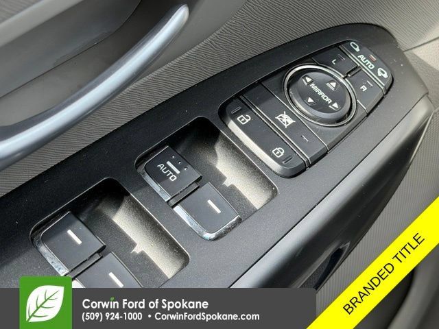Used 2018 Kia Sedona LX w/ LX Essentials Premium Package FWD image 19