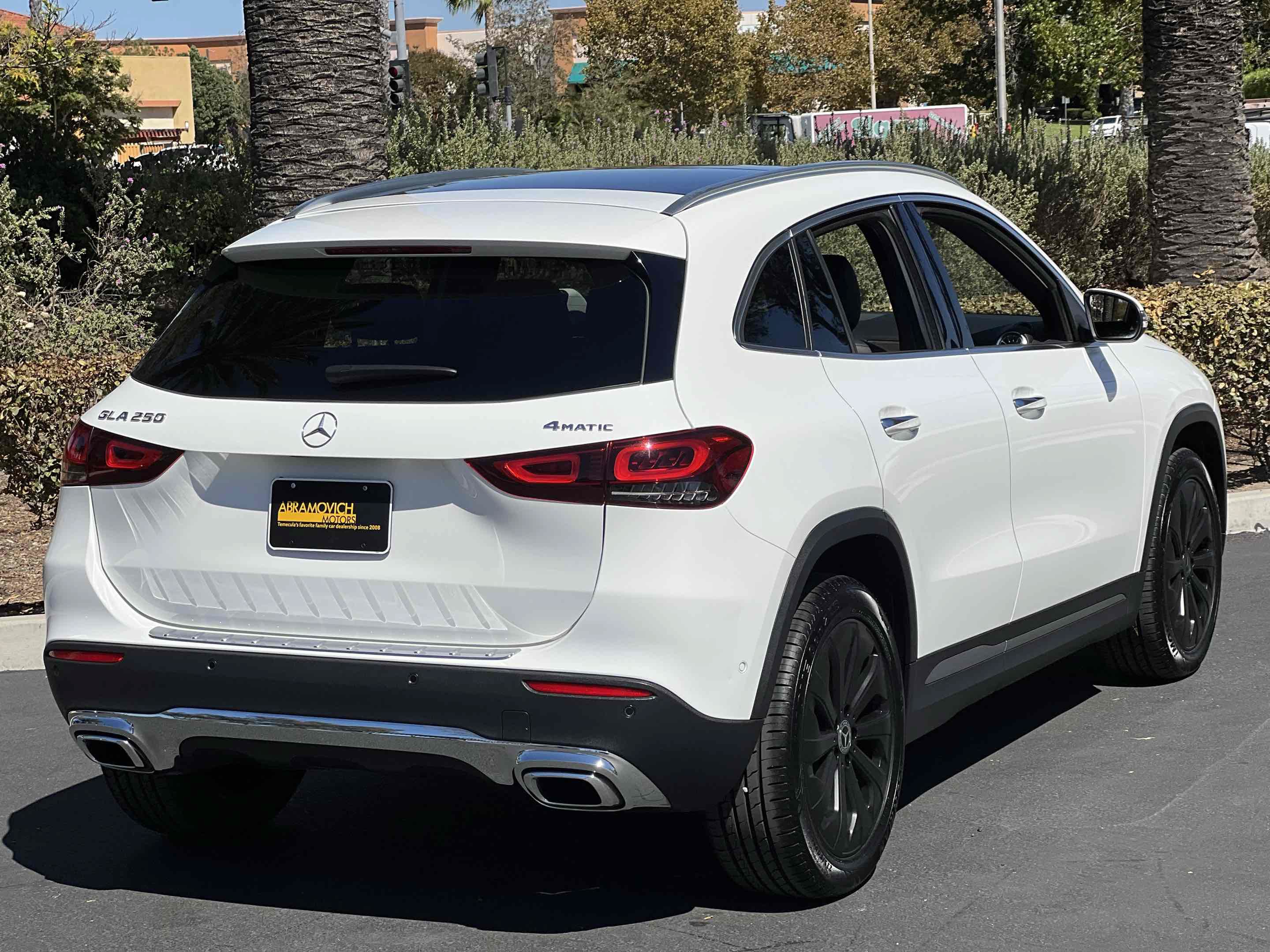 Used 2021 Mercedes-Benz GLA 250 4MATIC w/ Premium Package image 24
