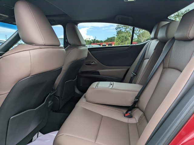 Used 2025 Lexus ES 350 w/ Premium Package FWD image 13