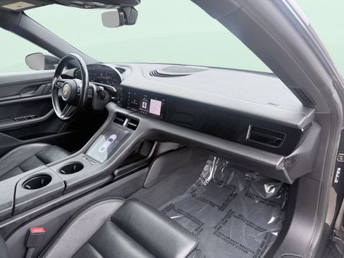 Used 2023 Porsche Taycan image 25