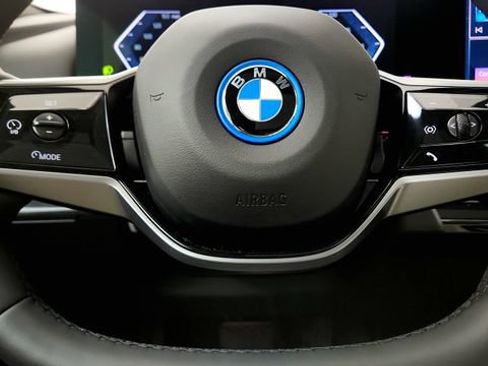 Used 2025 BMW i5 eDrive40i RWD image 60
