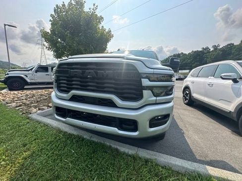 Used 2026 RAM 2500 Big Horn AWD/4WD image 7