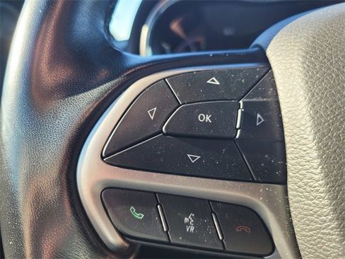 Used 2022 Jeep Grand Cherokee Laredo X image 28