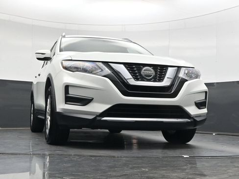 Used 2018 Nissan Rogue SV AWD/4WD image 25