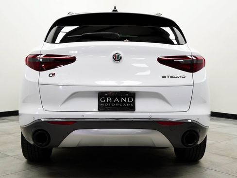 Used 2022 Alfa Romeo Stelvio Ti AWD/4WD image 10