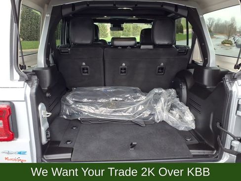 Used 2024 Jeep Wrangler Unlimited Sahara w/ Technology Group image 18