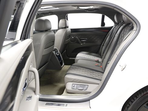 Used 2018 Bentley Flying Spur S W12 AWD/4WD image 51
