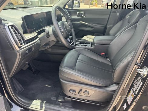 Certified 2024 Kia Sorento S w/ Panoramic Sunroof Package FWD image 11