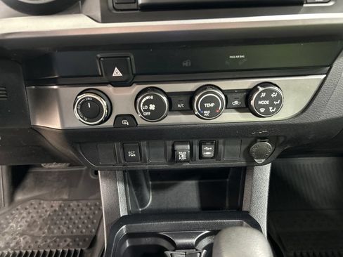 Used 2019 Toyota Tacoma SR5 AWD/4WD image 20