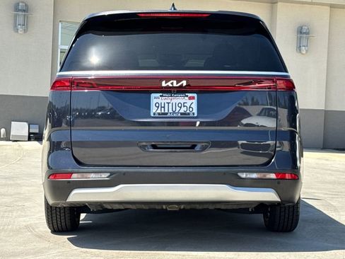 Used 2024 Kia Carnival LX FWD image 8