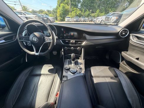Used 2018 Alfa Romeo Giulia AWD image 18
